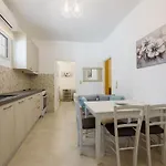Sea Breeze Paros Apartmán Alikí