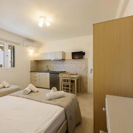 Sea Breeze Paros Apartment *
